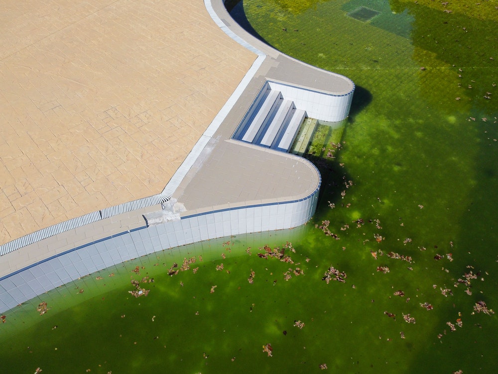 Abri de piscine : un investissement essentiel pour le confort et la sécurité