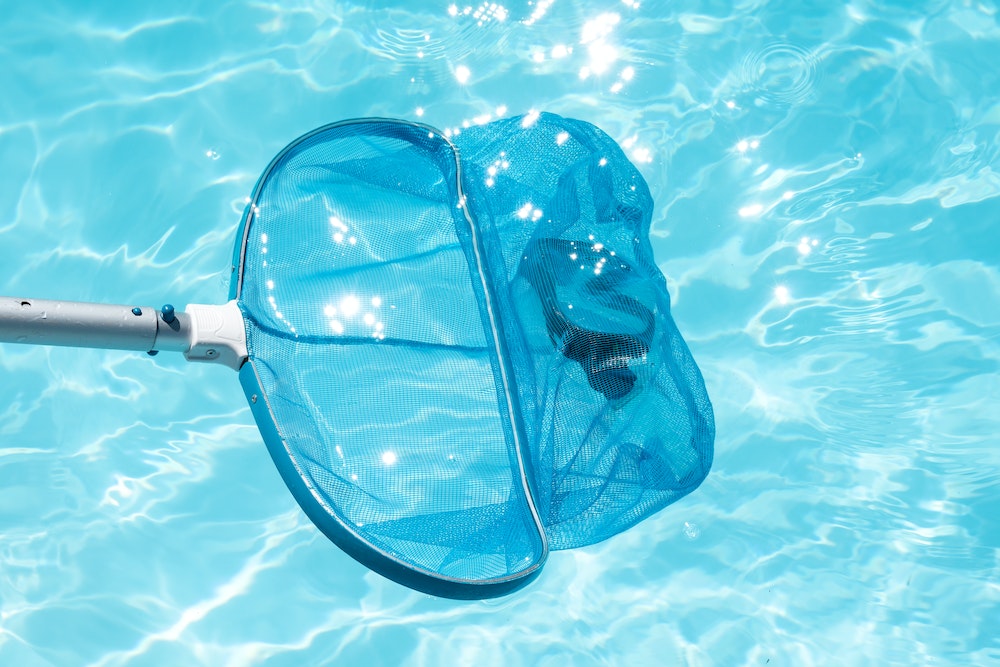 Robot de piscine: l'allié indispensable pour un nettoyage optimal
