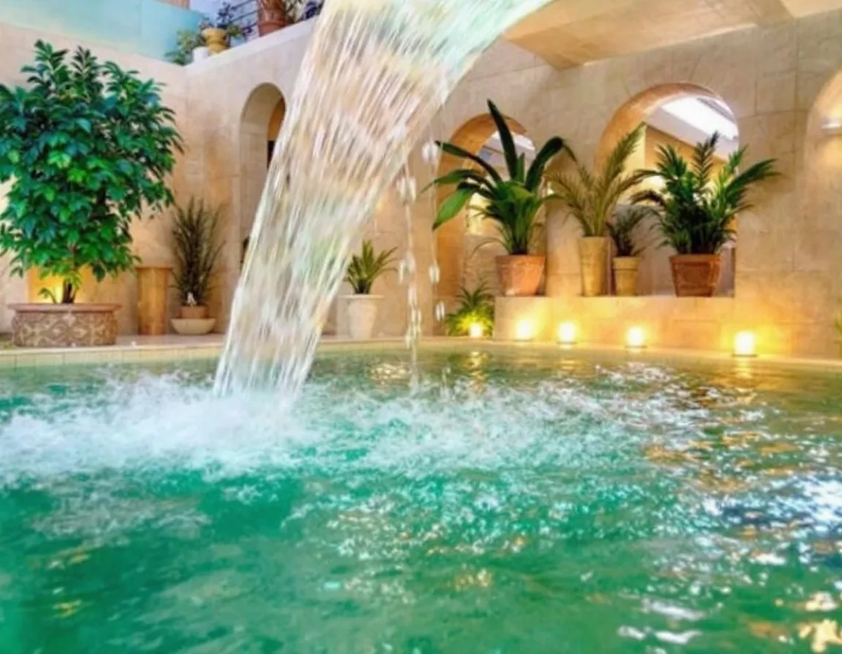 Guide Complet sur le Spa de Nage : Avantages, Inconvénients et Conseils d'Experts
